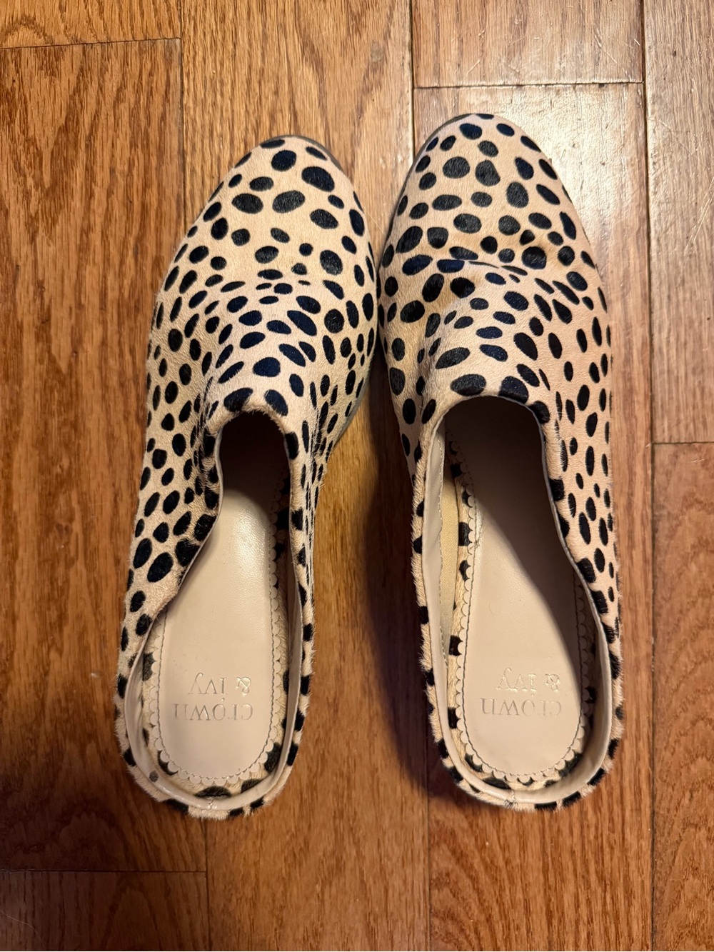 crown & ivy Beige and Black Leopard-Print Mule Loafers